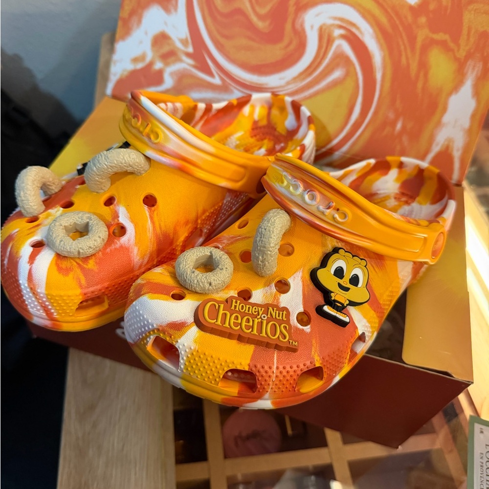 CROCS Kids Honey Nut Cheerios 4y
